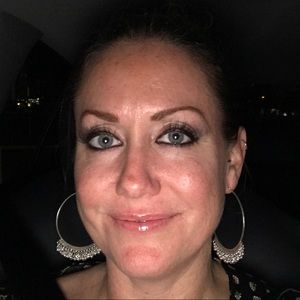 Meet your Posher, Casey